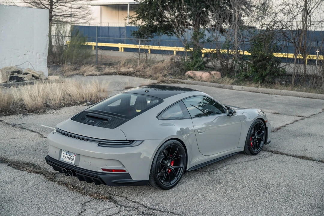 2022 Porsche 992 GT3 - Image 24 of 31
