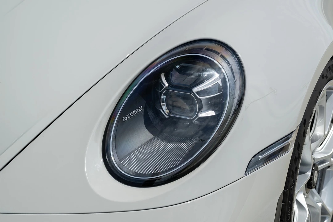 2022 Porsche 992 GT3 Touring - Image 27 of 31
