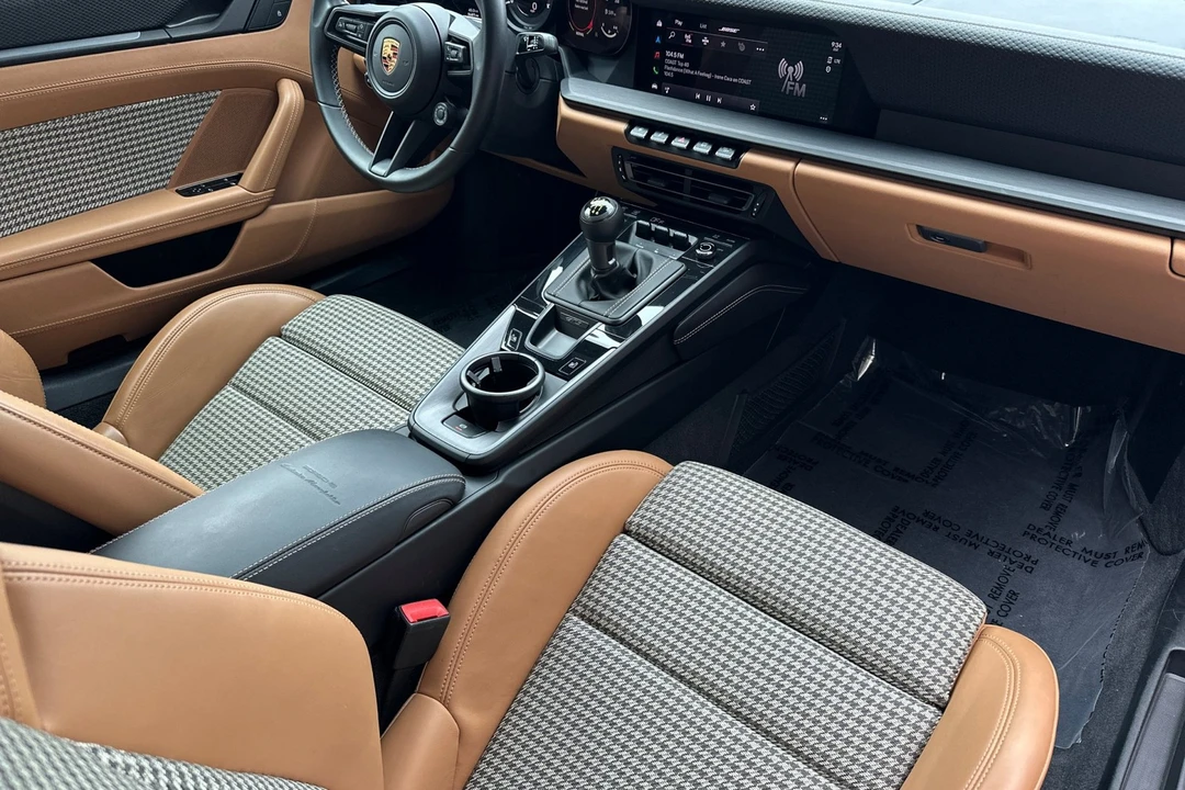 2022 Porsche 992 GT3 - Image 17 of 21