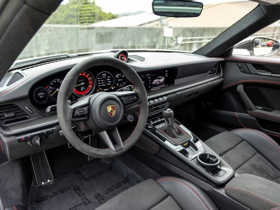 2022 Porsche 992 GT3 - Image 4 of 5
