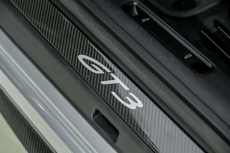 2022 Porsche 992 GT3 - Image 19 of 31