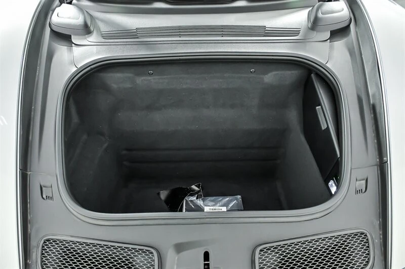 2022 Porsche 992 GT3 - Image 12 of 31