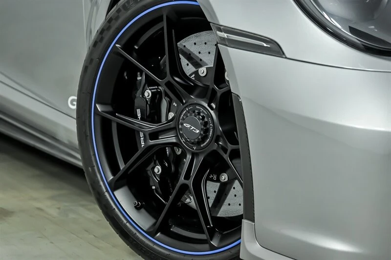 2022 Porsche 992 GT3 - Image 4 of 31
