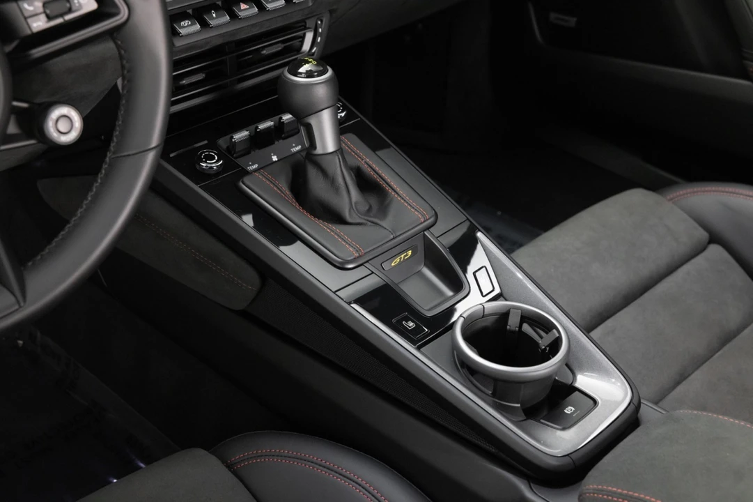 2022 Porsche 992 GT3 - Image 18 of 21