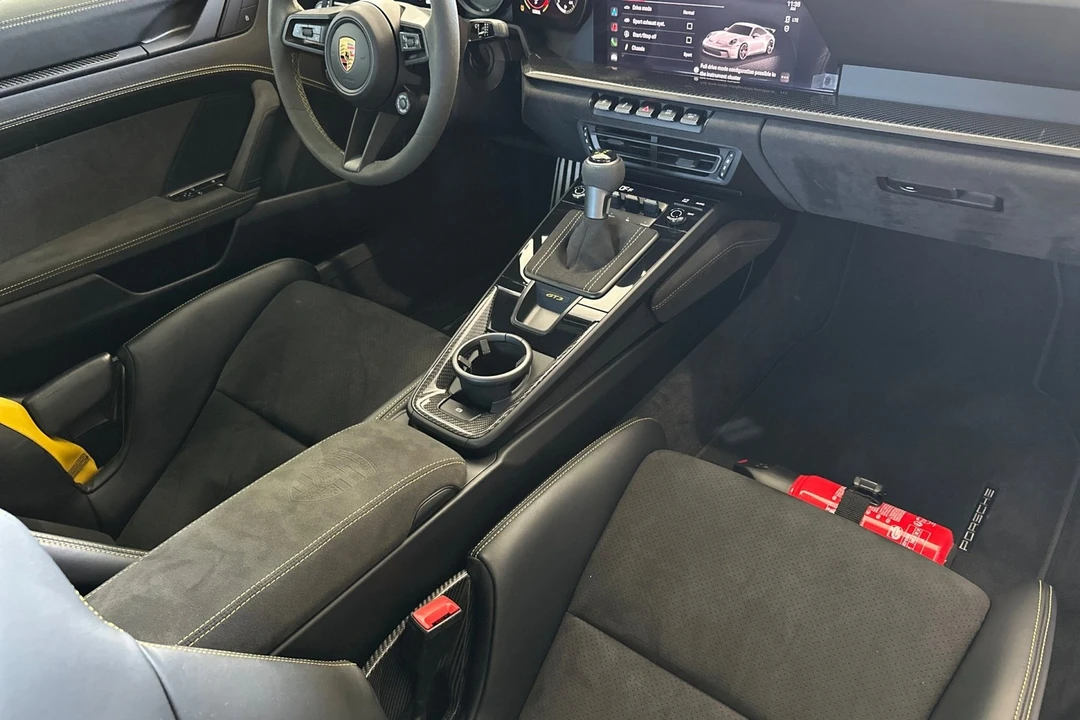 2022 Porsche 992 GT3 - Image 16 of 21