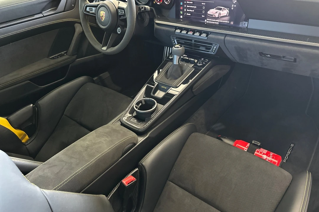 2022 Porsche 992 GT3 - Image 16 of 21