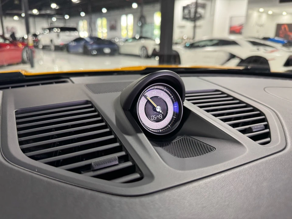 2022 Porsche - Image 17 of 31