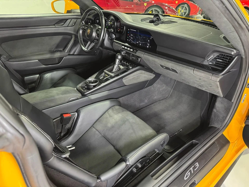 2022 Porsche - Image 12 of 31