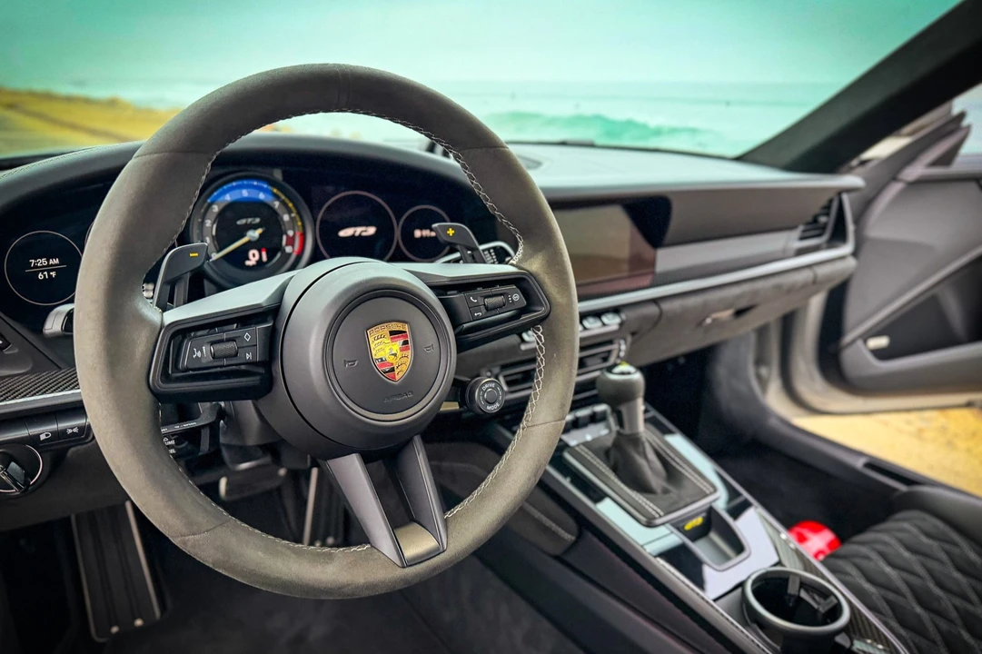 2022 Porsche 992 GT3 - Image 5 of 9