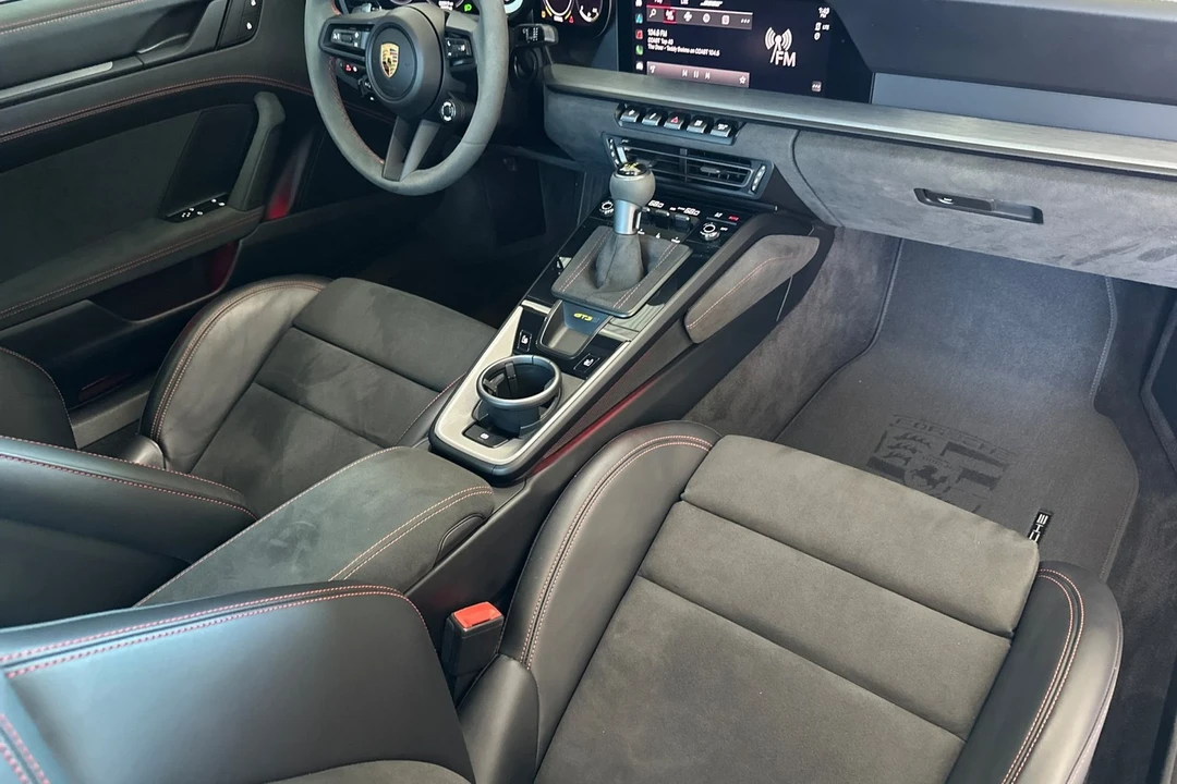 2022 Porsche 992 GT3 - Image 17 of 21