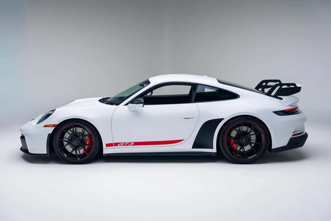 2022 Porsche 992 GT3 - Image 14 of 21