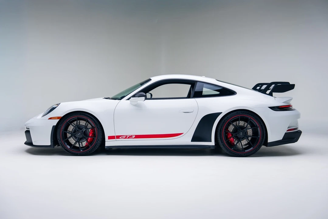 2022 Porsche 992 GT3 - Image 13 of 21