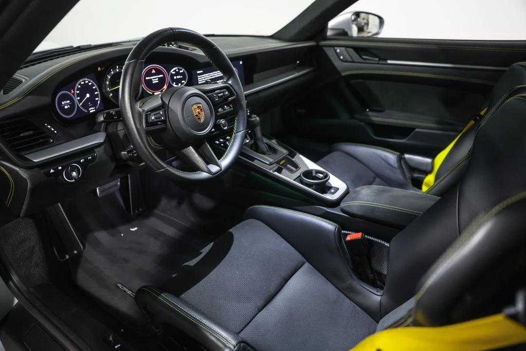 2022 Porsche 992 GT3 - Image 29 of 31