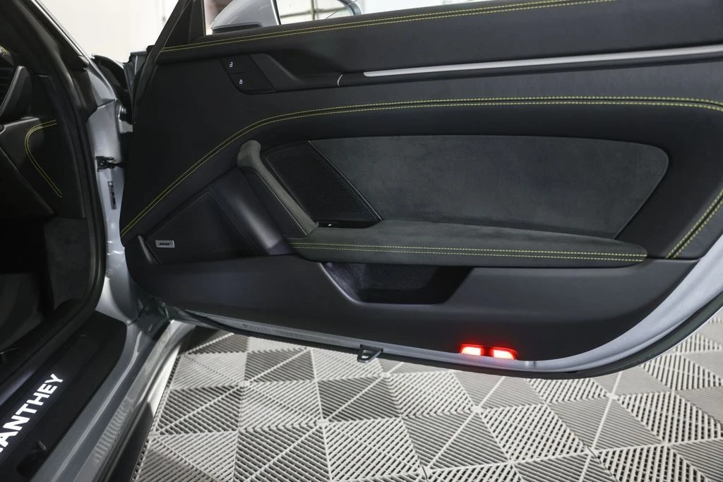 2022 Porsche 992 GT3 - Image 27 of 31