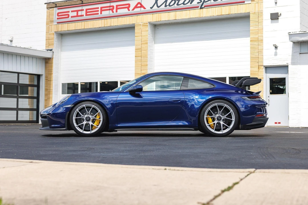 2022 Porsche 992 GT3 - Image 23 of 31