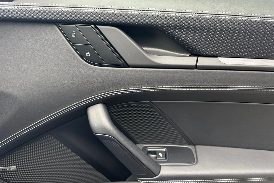2022 Porsche 992 GT3 - Image 19 of 21
