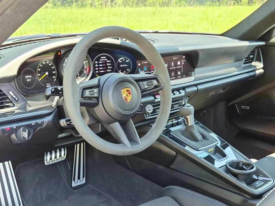 2022 Porsche 992 GT3 - Image 4 of 5