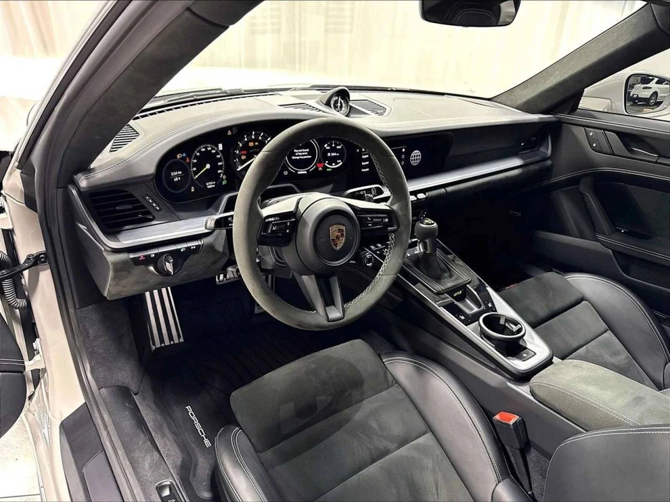 2022 Porsche 992 GT3 - Image 4 of 5