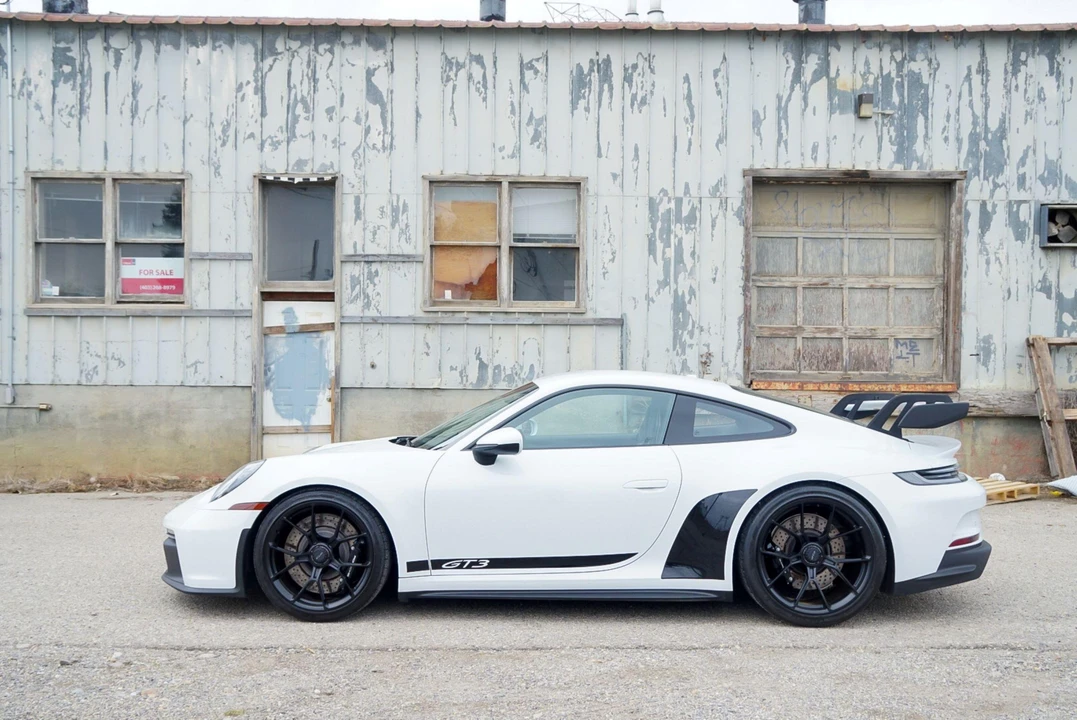 2022 Porsche 992 GT3 - Image 13 of 31