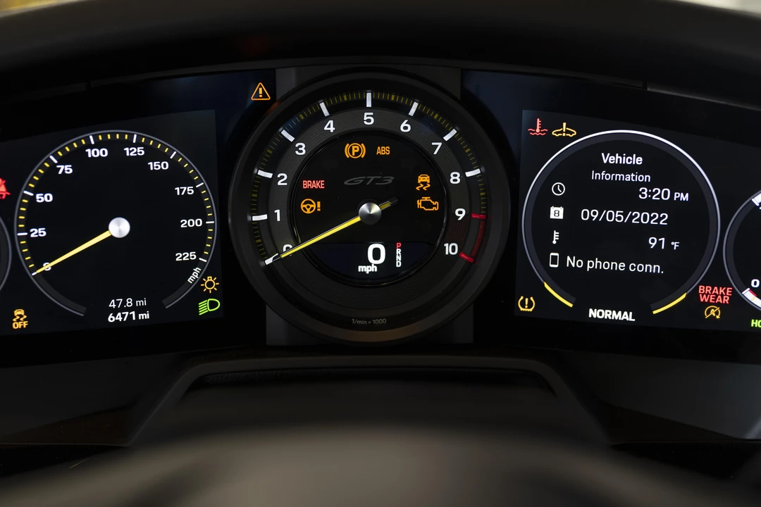 2022 Porsche 992 GT3 - Image 30 of 31