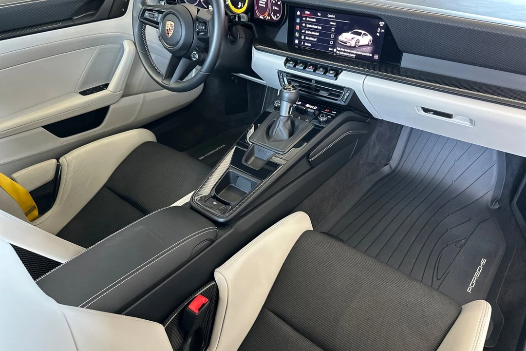 2022 Porsche 992 GT3 - Image 16 of 21