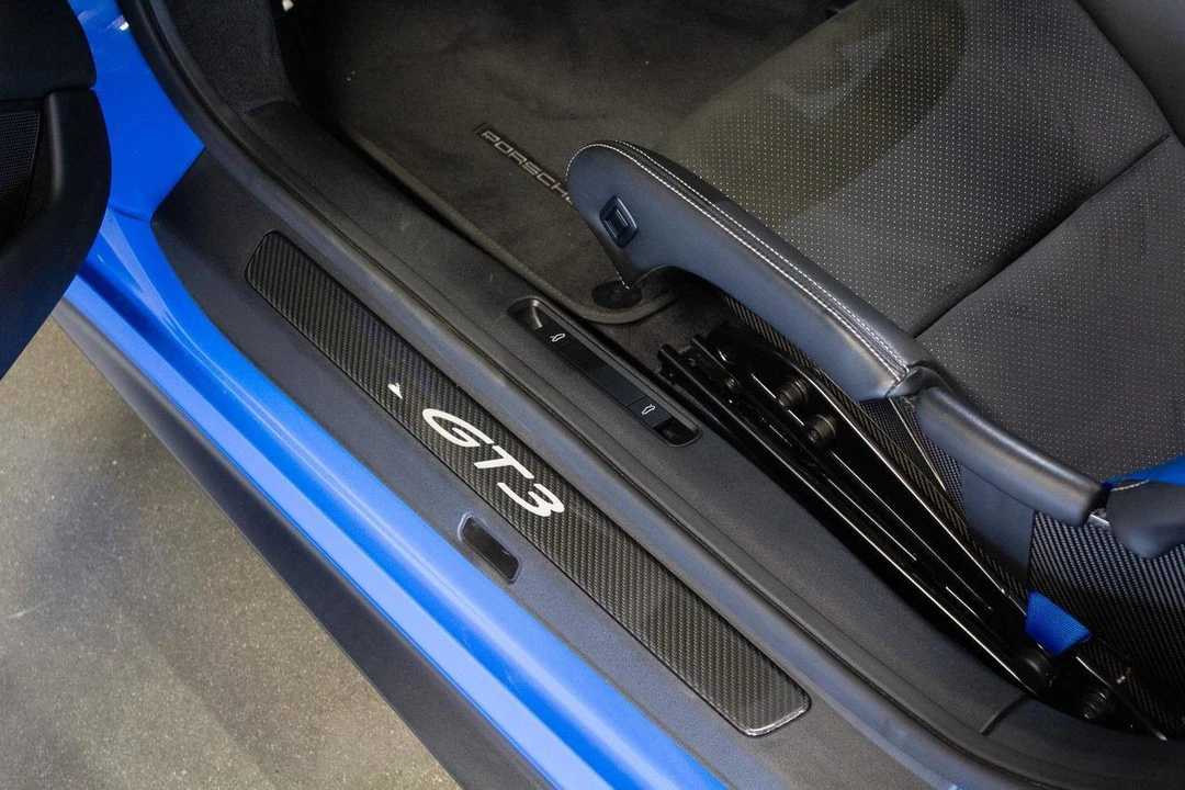 2022 Porsche - Image 16 of 31