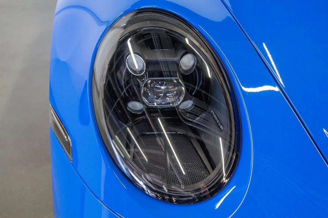 2022 Porsche - Image 29 of 31