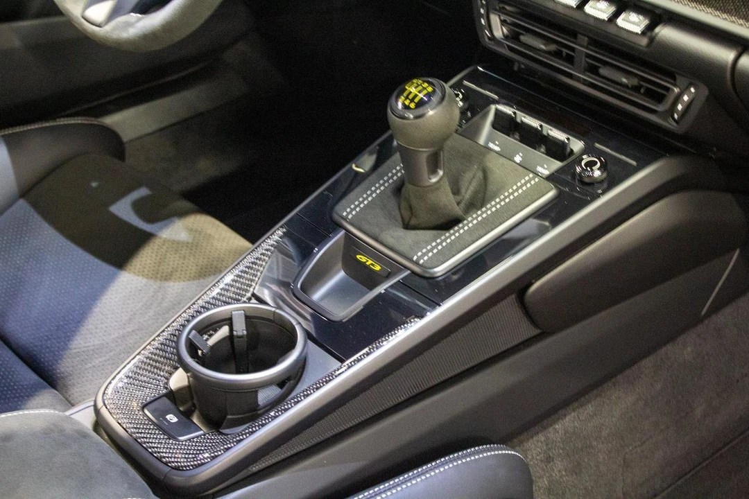 2022 Porsche - Image 23 of 31