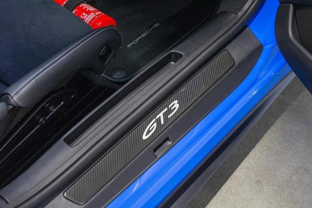 2022 Porsche - Image 28 of 31