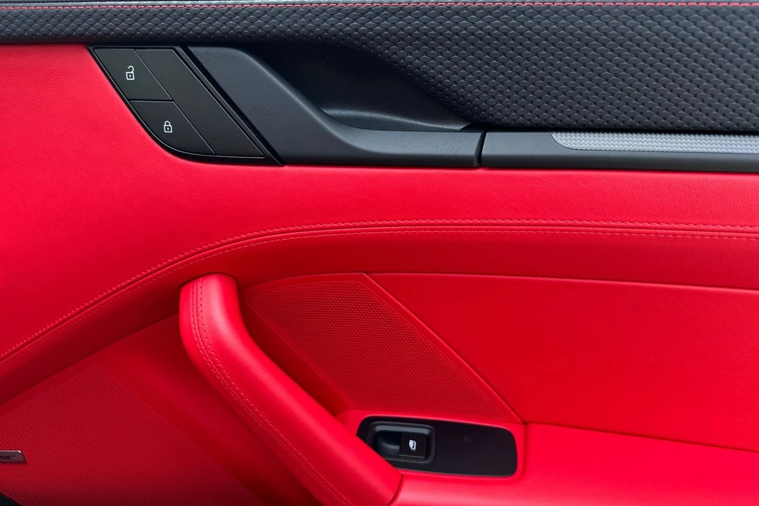 2022 Porsche - Image 19 of 31