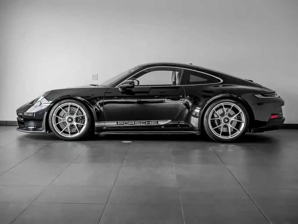 2022 Porsche 992 GT3 - Image 2 of 21