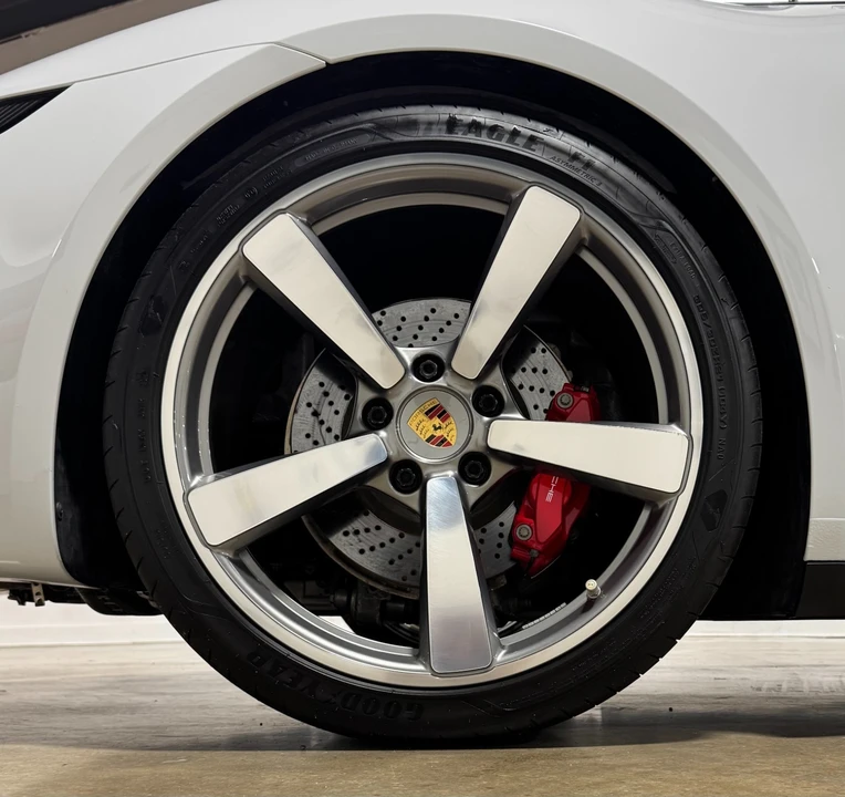 2022 Porsche 992 Targa 4 & 4S - Image 23 of 31
