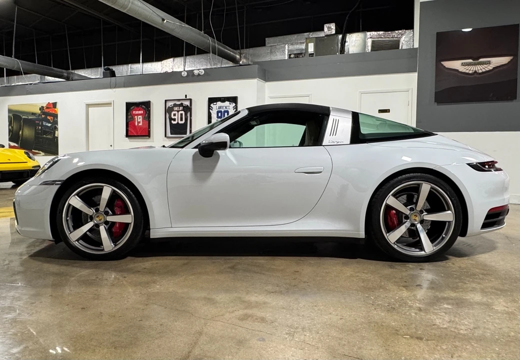 2022 Porsche 992 Targa 4 & 4S - Image 10 of 21