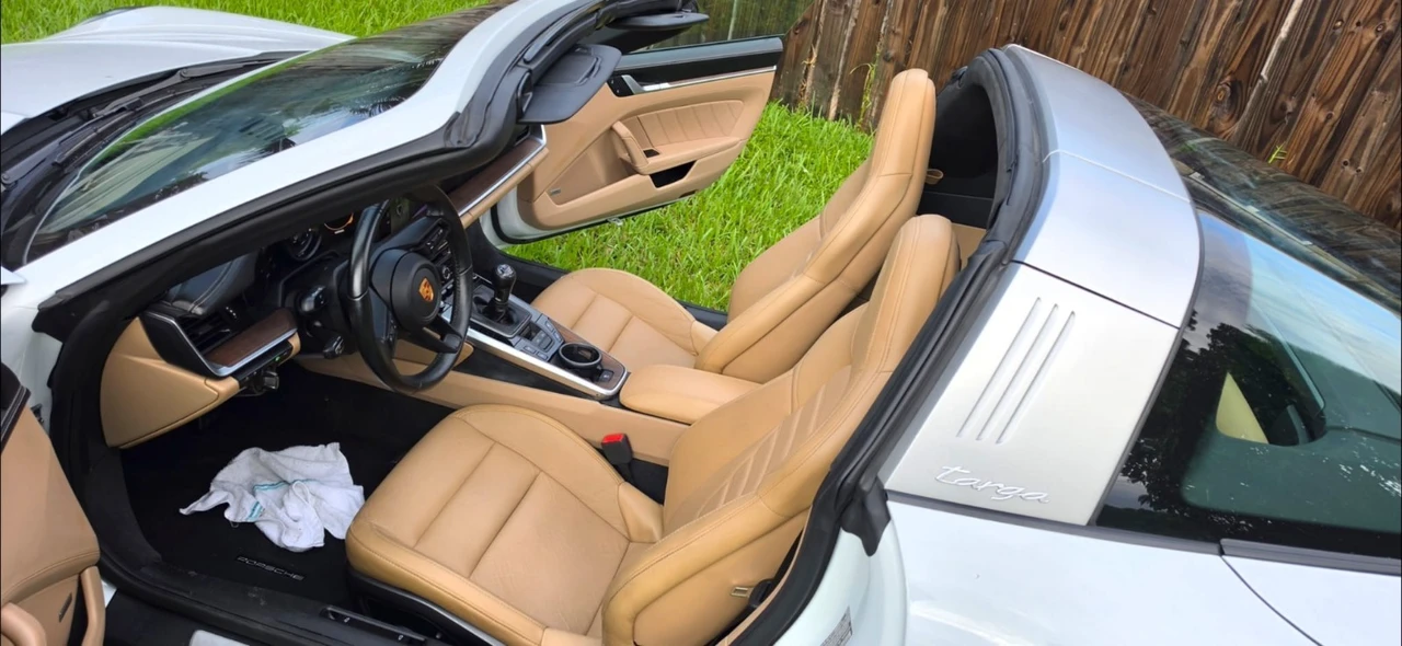 2022 Porsche 992 Targa 4 & 4S - Image 20 of 30