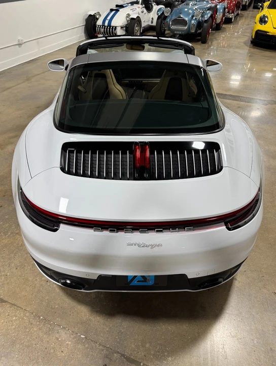 2022 Porsche 992 Targa 4 & 4S - Image 15 of 21