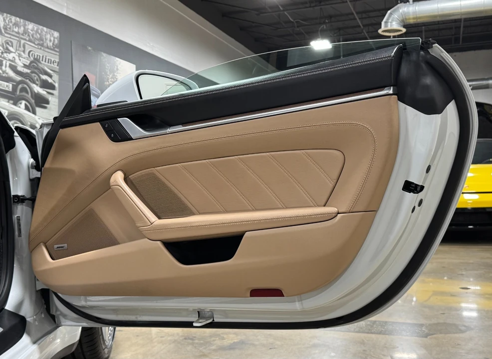 2022 Porsche 992 Targa 4 & 4S - Image 26 of 31