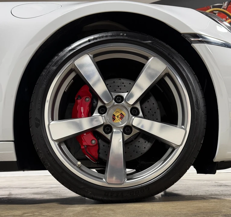 2022 Porsche 992 Targa 4 & 4S - Image 24 of 31