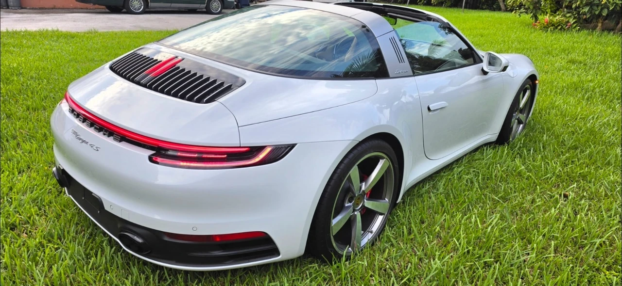 2022 Porsche 992 Targa 4 & 4S - Image 7 of 30