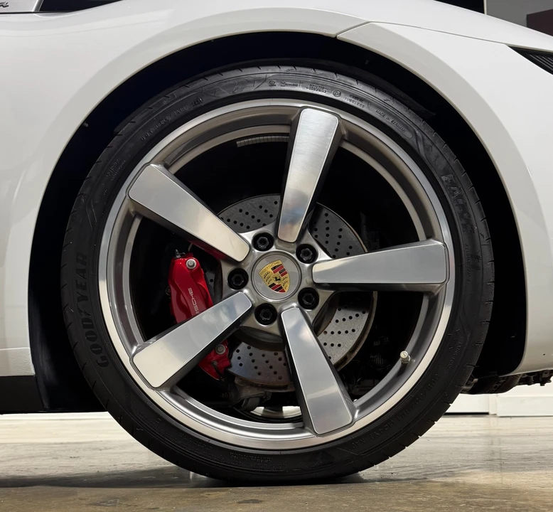 2022 Porsche 992 Targa 4 & 4S - Image 22 of 31