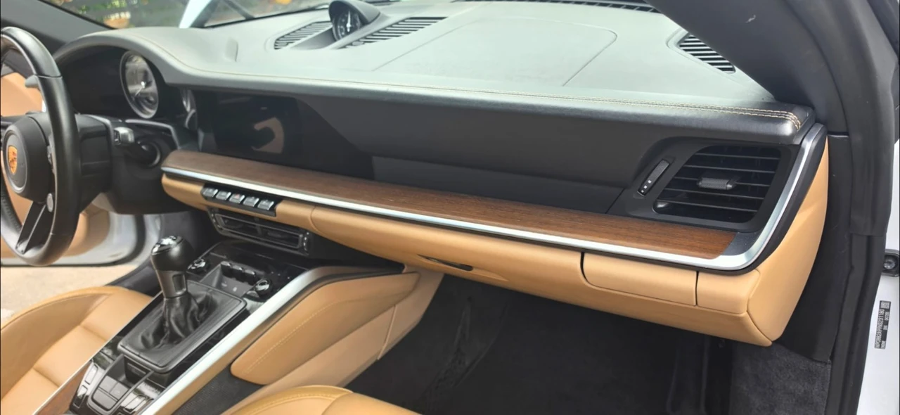 2022 Porsche 992 Targa 4 & 4S - Image 23 of 27