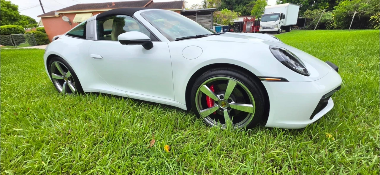 2022 Porsche 992 Targa 4 & 4S - Image 6 of 27