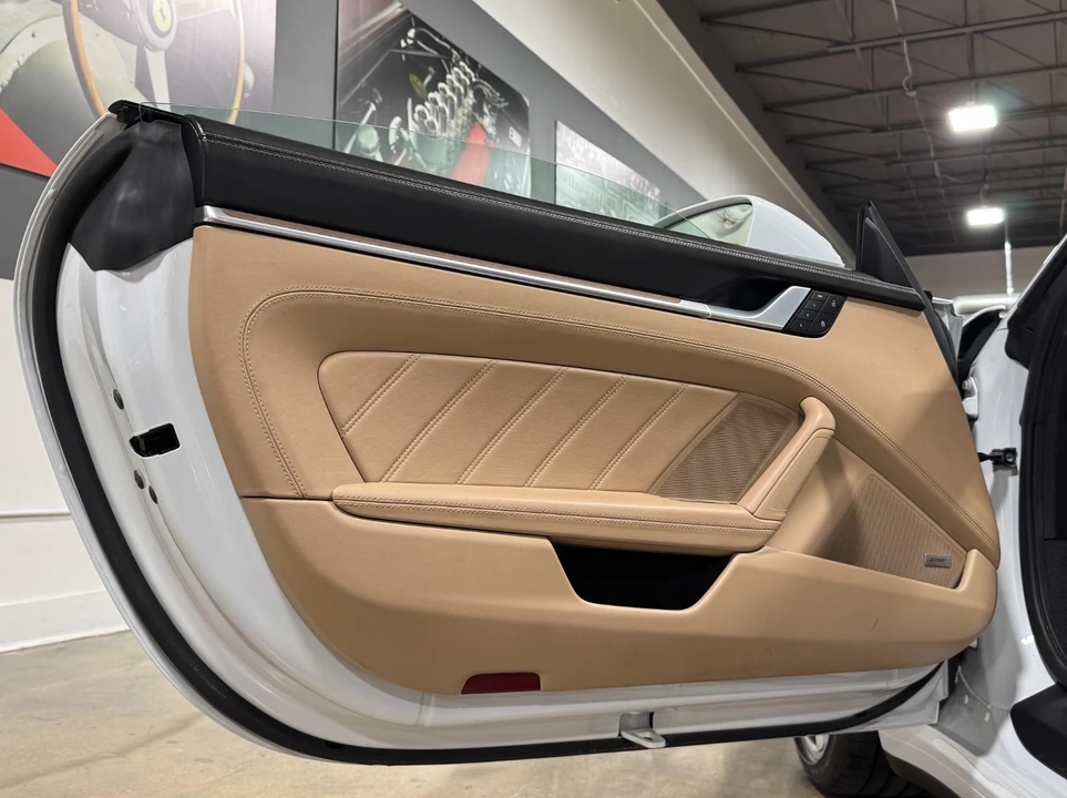 2022 Porsche 992 Targa 4 & 4S - Image 25 of 31