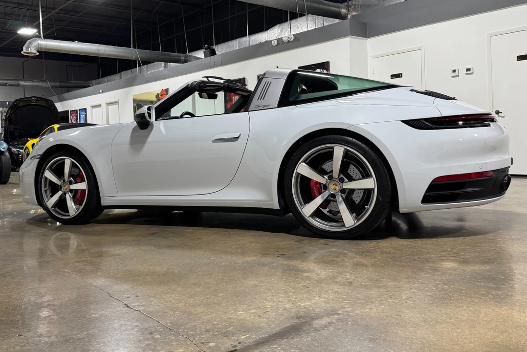 2022 Porsche 992 Targa 4 & 4S - Image 7 of 21
