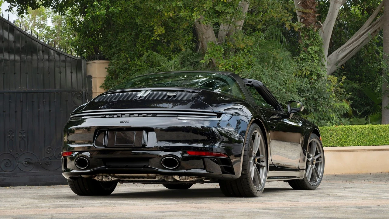 2022 Porsche 992 Targa 4 GTS - Image 6 of 31