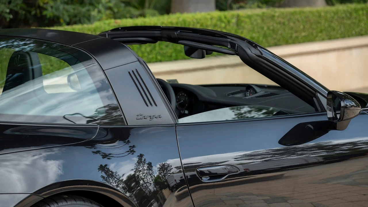 2022 Porsche 992 Targa 4 GTS - Image 29 of 31