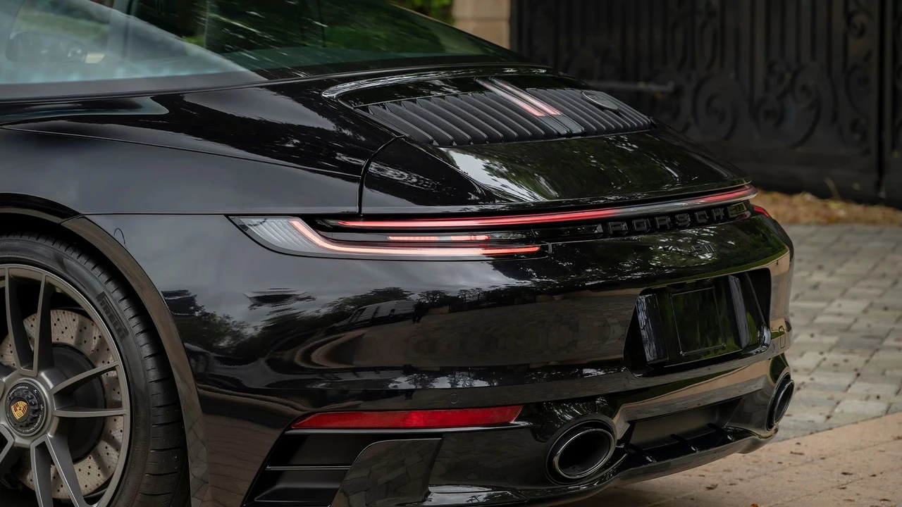 2022 Porsche 992 Targa 4 GTS - Image 15 of 31