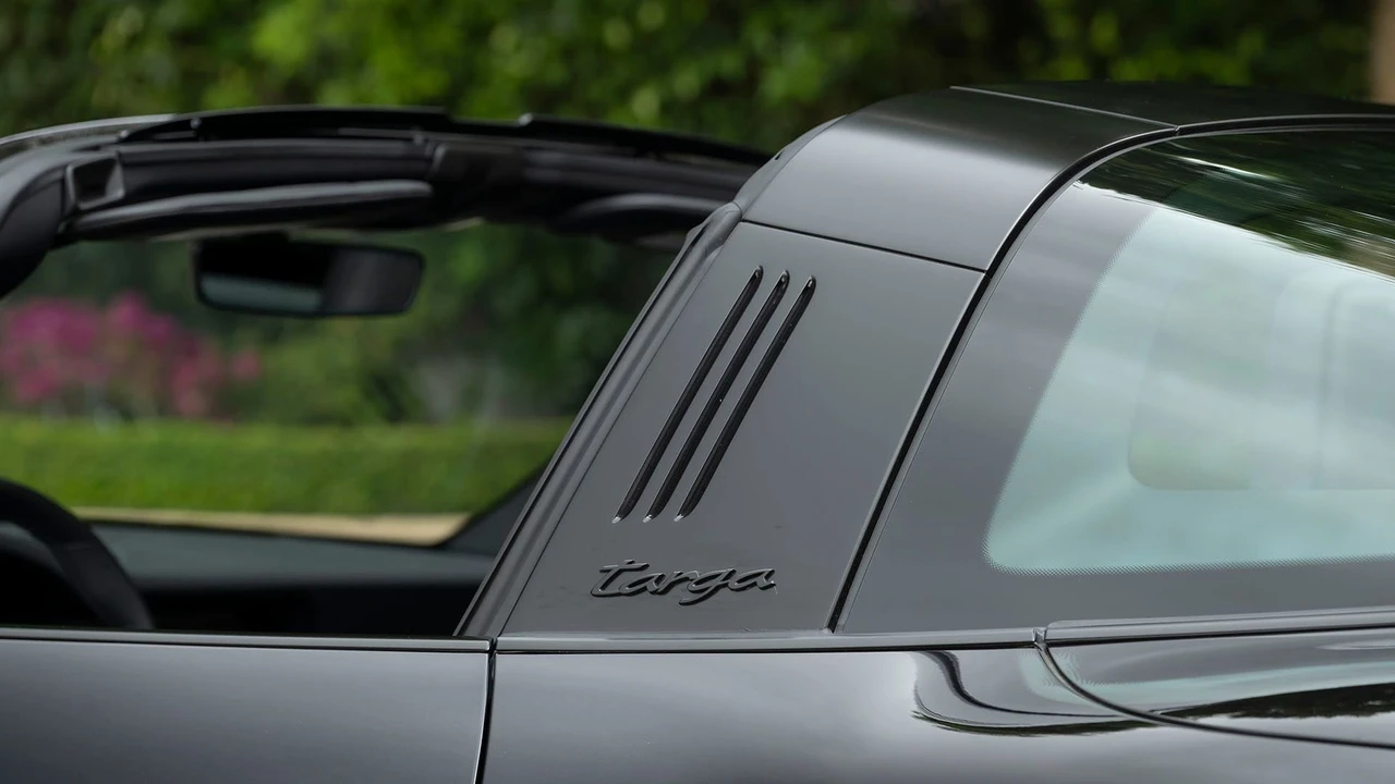 2022 Porsche 992 Targa 4 GTS - Image 21 of 31