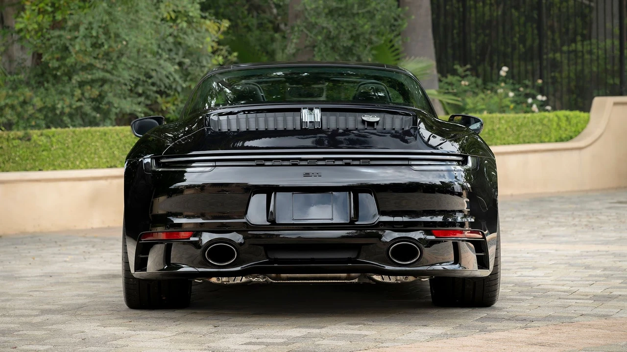2022 Porsche 992 Targa 4 GTS - Image 4 of 31