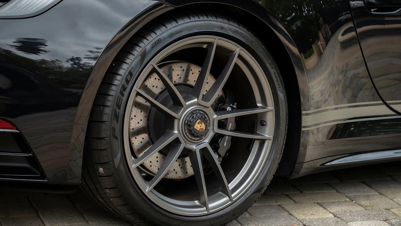 2022 Porsche 992 Targa 4 GTS - Image 26 of 31