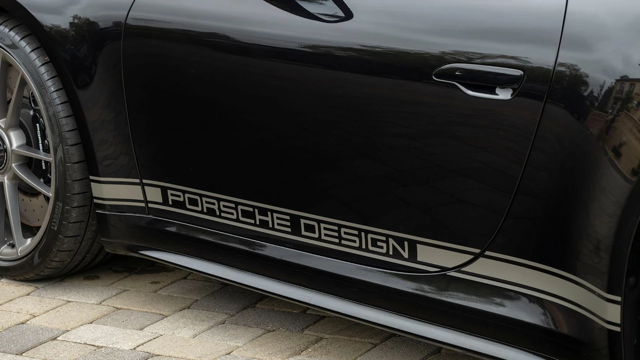 2022 Porsche 992 Targa 4 GTS - Image 16 of 31